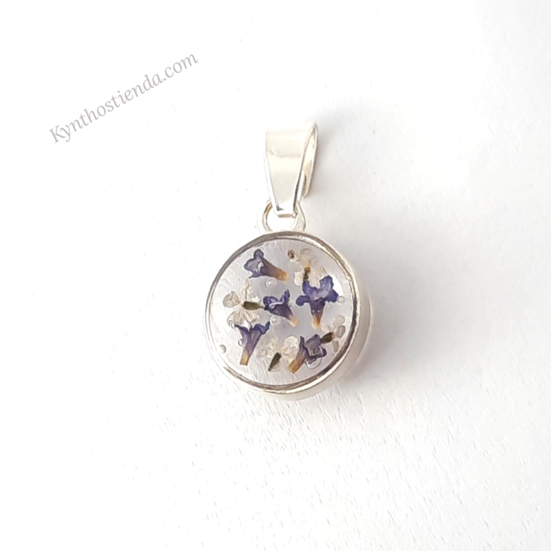 Dije "Micro Flores Blancas y Lavanda" Plata 925