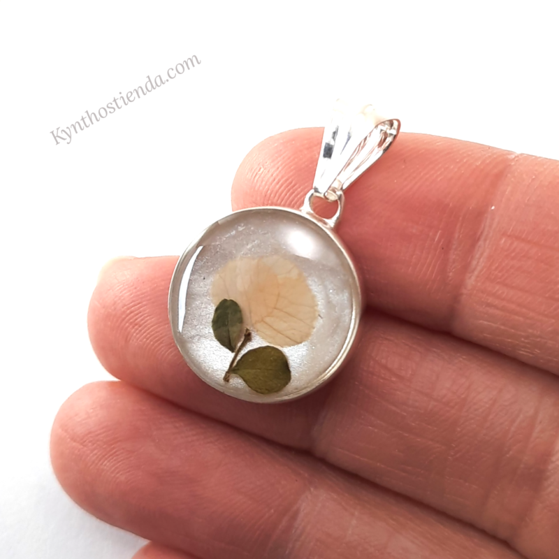 Dije Pétalos de Rosa Rococó Blanca - Plata 925