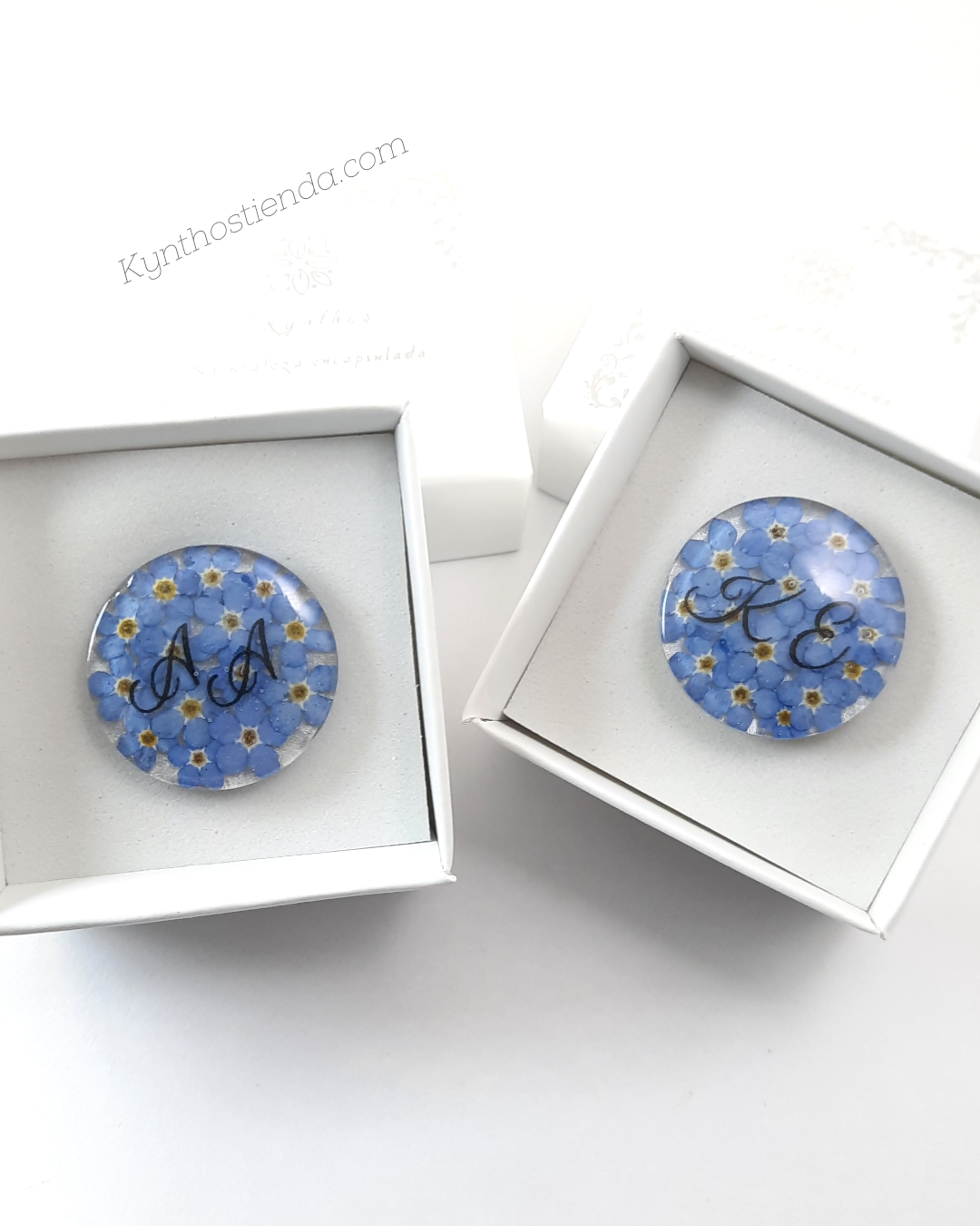 Broche Personalizado con Nomeolvides - 25 mm - Image 2