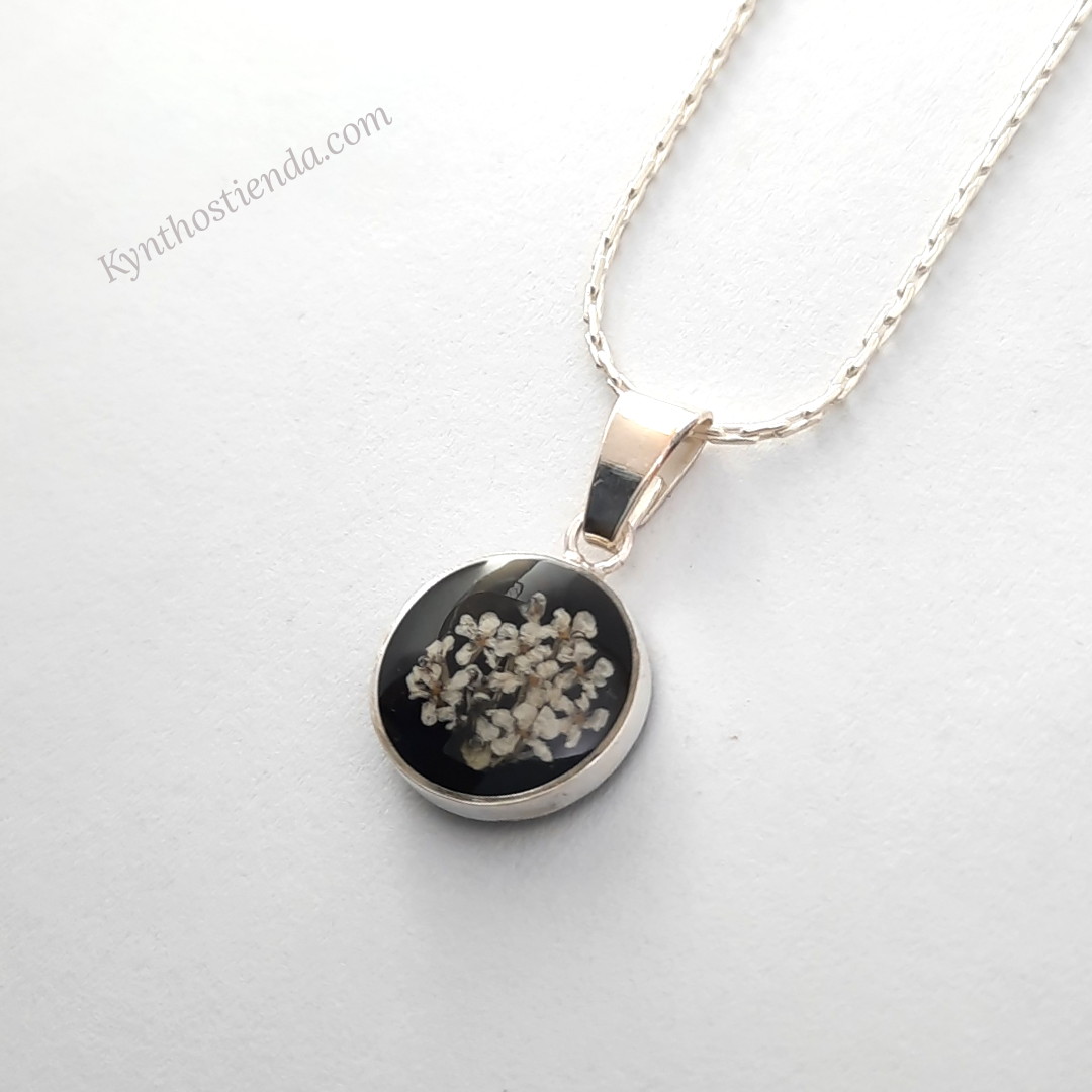Dije Microflores Blancas 12 mm - Noche - Colección Pureza - Plata 925